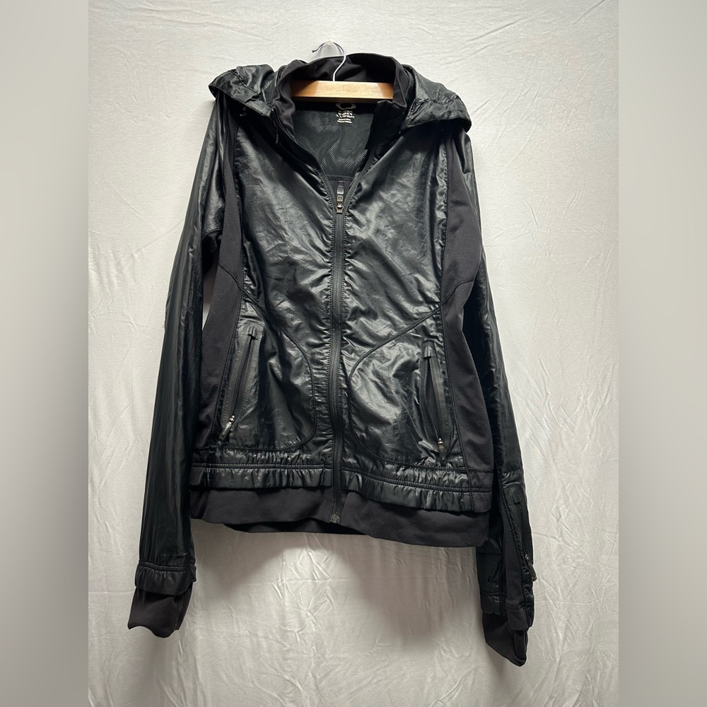 Oakley light outdoor jacket.